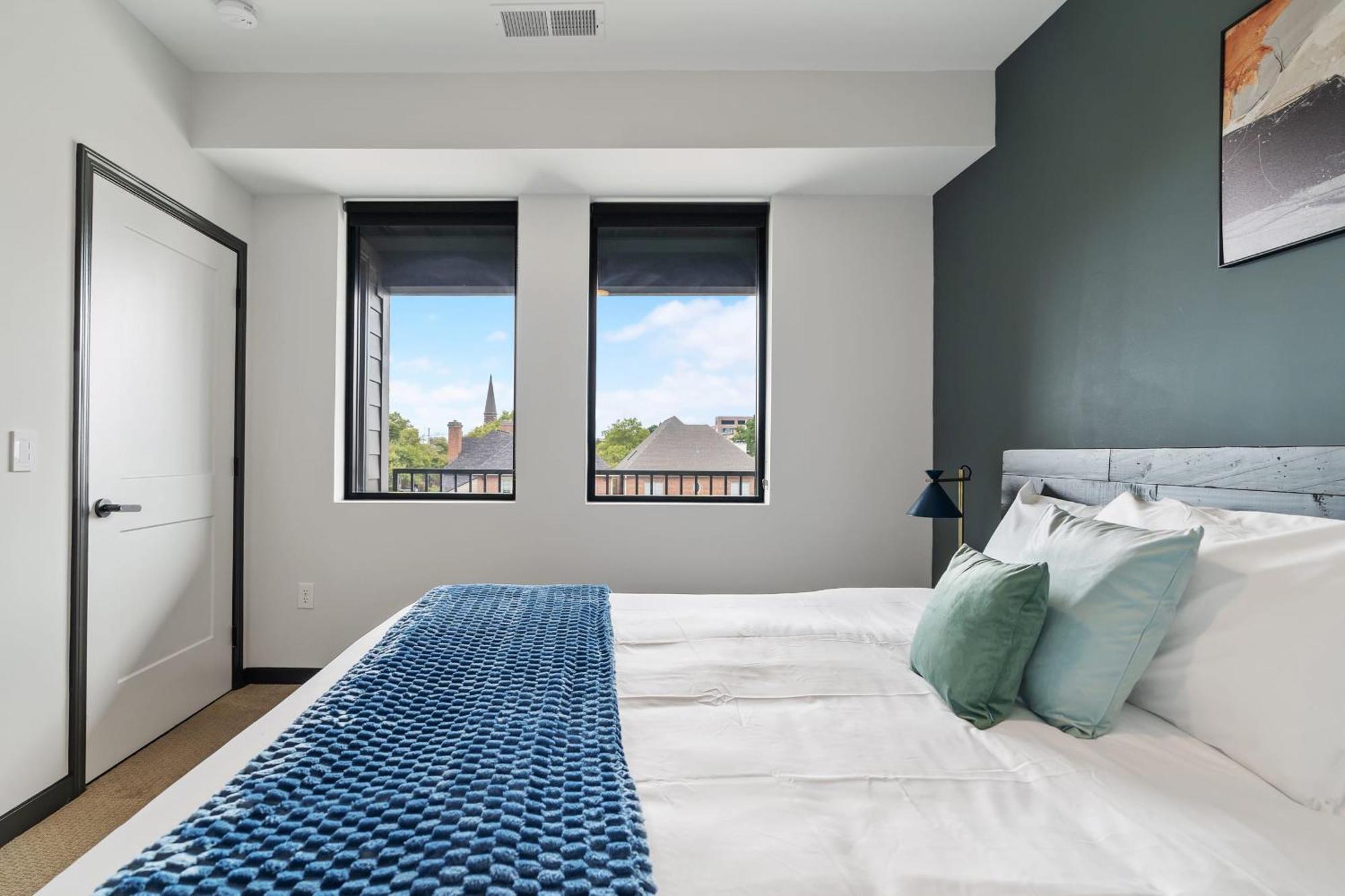 Cozysuites On Mass With Garage Parking #4 อินเดียนาโพลิส ภายนอก รูปภาพ