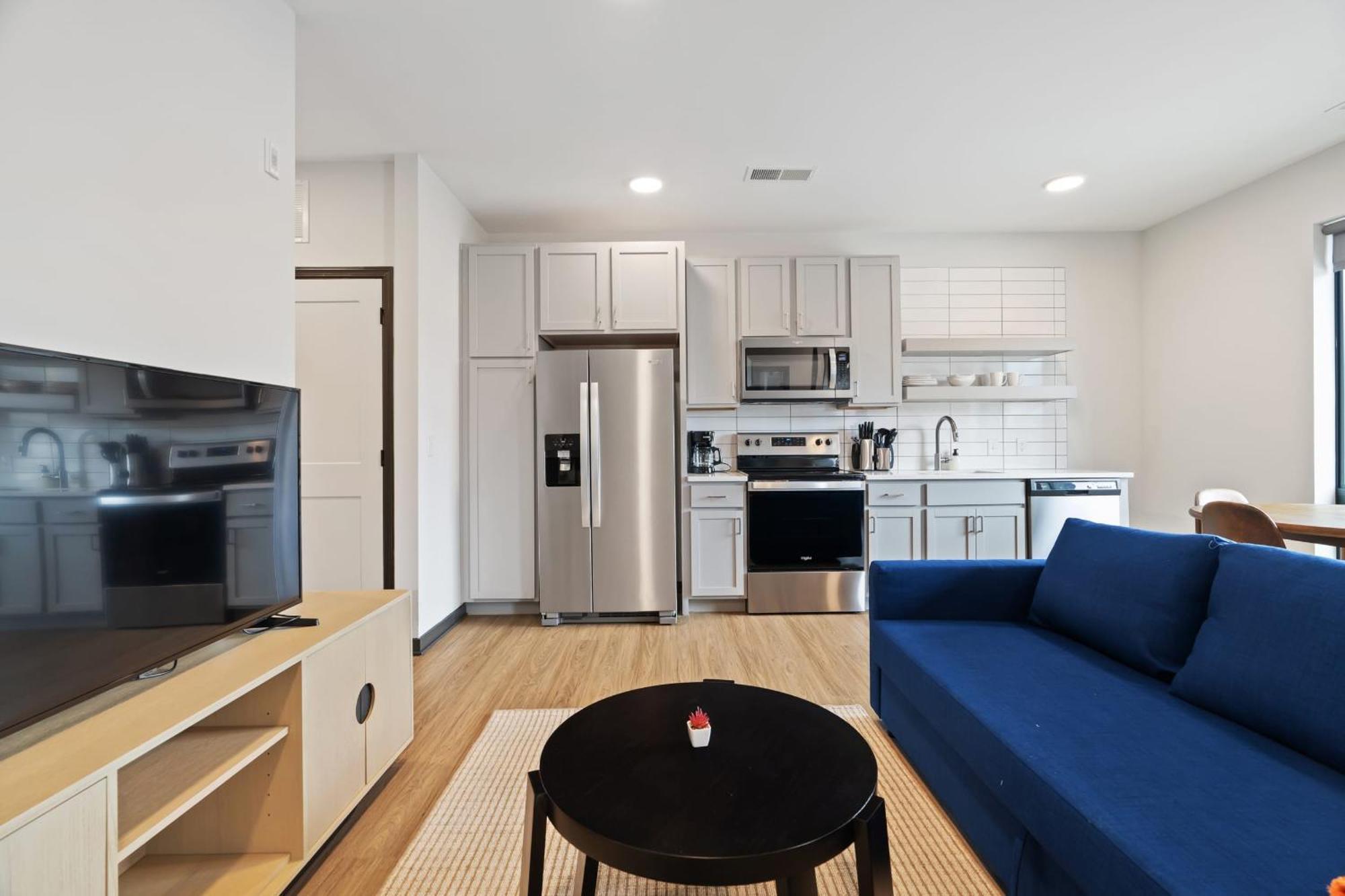 Cozysuites On Mass With Garage Parking #4 อินเดียนาโพลิส ภายนอก รูปภาพ